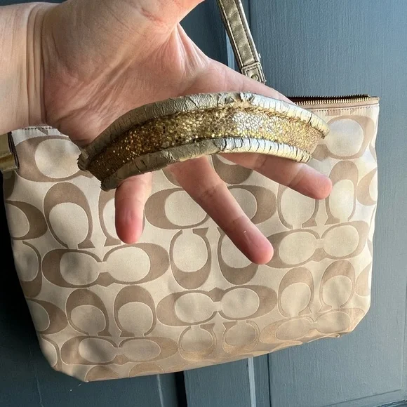 Coach Poppy Daisy Signature Applique Glam Tote -REHAB PIECE - Picture 9 of 11